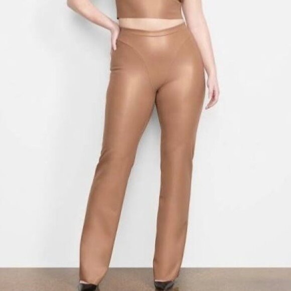 SKIMS Faux Leather Boot Cut Pant Sienna 3X - Picture 1 of 12
